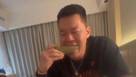 一些关于吃瓜的视频在线观看,趣味与争议并存
