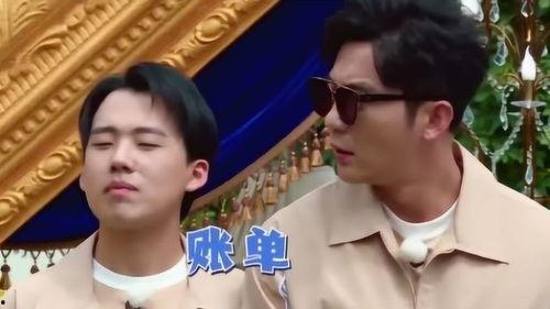 跑男疯狂吃瓜视频,揭秘娱乐圈幕后真相！