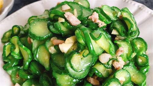 八月瓜可以炒肉吃吗视频,家常美味新尝试