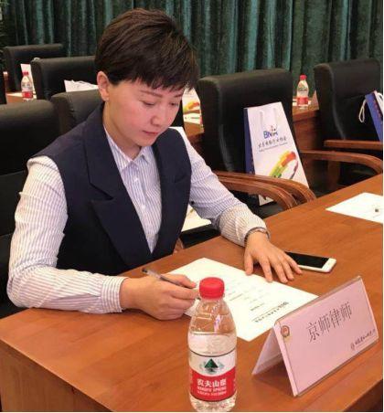 京师邵磊律师吃瓜事件视频,网络舆论场下的法律人形象探讨