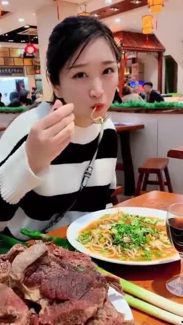 面馆老板娘完整视频吃瓜,一场意外的美食盛宴