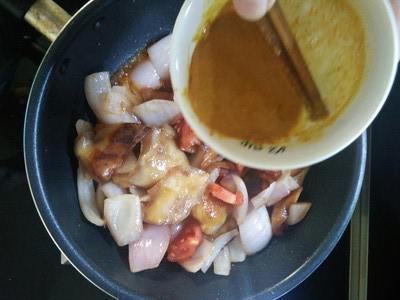 鸡脚炖八月瓜可以吃吗视频,鸡脚炖八月瓜,营养滋补的秋季佳肴