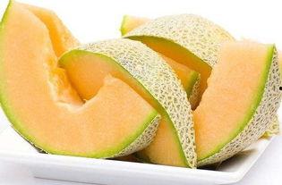 奶龙吃哈密瓜完整视频,哈密瓜盛宴来袭!