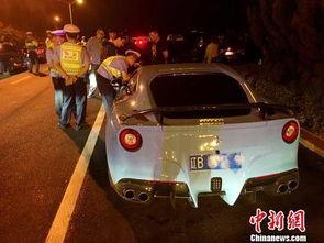 男子吃瓜飙车图片高清视频,惊险画面引网友热议