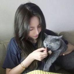 吃瓜摸头的视频大全图片,捕捉网络热门表情包瞬间