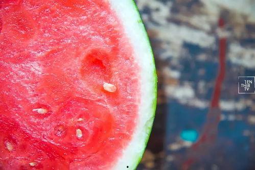 4个视频吃瓜,揭秘热门视频背后的惊人真相